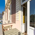 Crimson Charm Апартаменты *