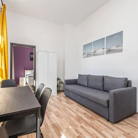 Apartament Crimson Charm