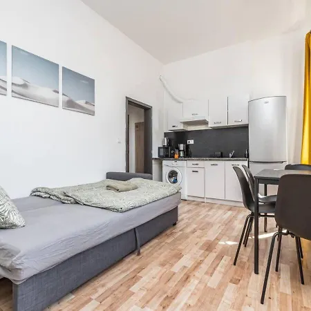 Apartament Crimson Charm *