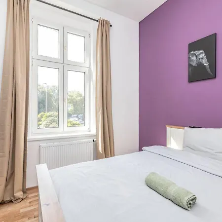 Crimson Charm Apartament *